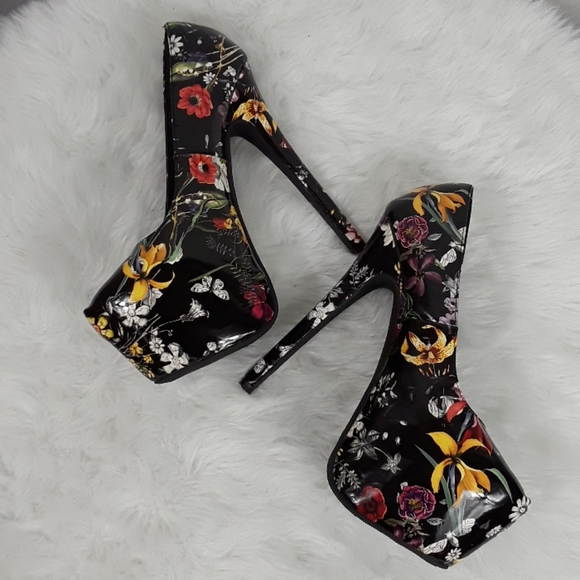 Shoes - AMI CLUBWARE PLATFORM HEEL'S
